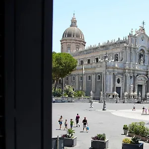 Palazzo Marletta Duomo Aeroporto di Catania Fontana Rossa